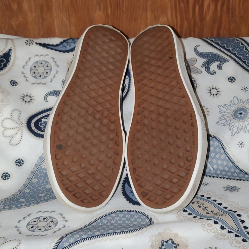VANS - Picture 6 of 8